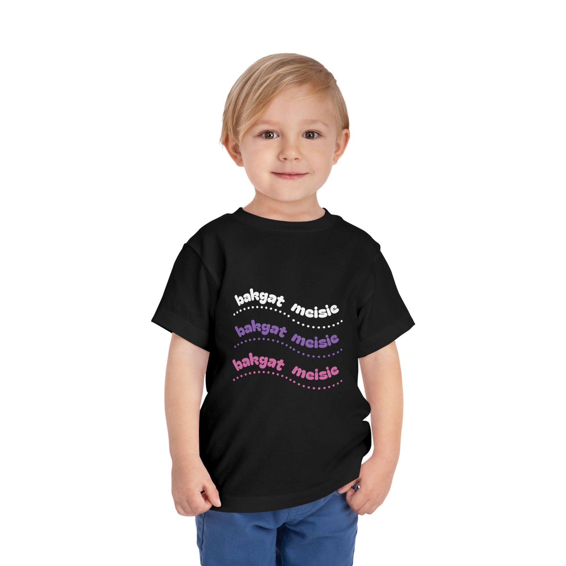Bakgat Meisie Toddler Tee – “Made in RSA, Running on Coke & Chutney” | Playful Short Sleeve Shirt for Little Legends